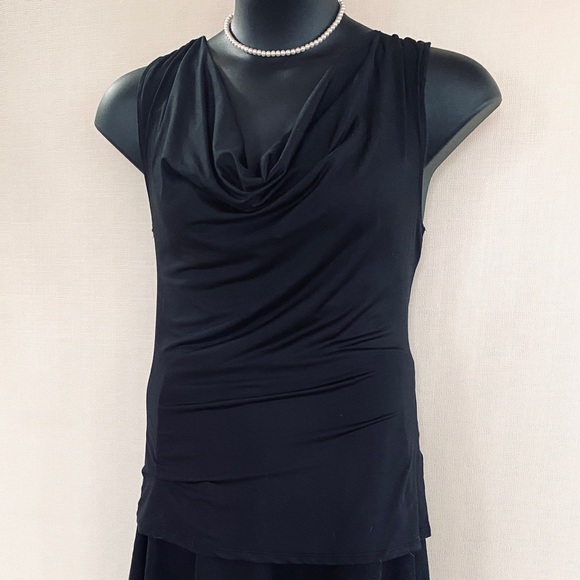 Black Sleeveless Blouse. - Picture 5 of 5